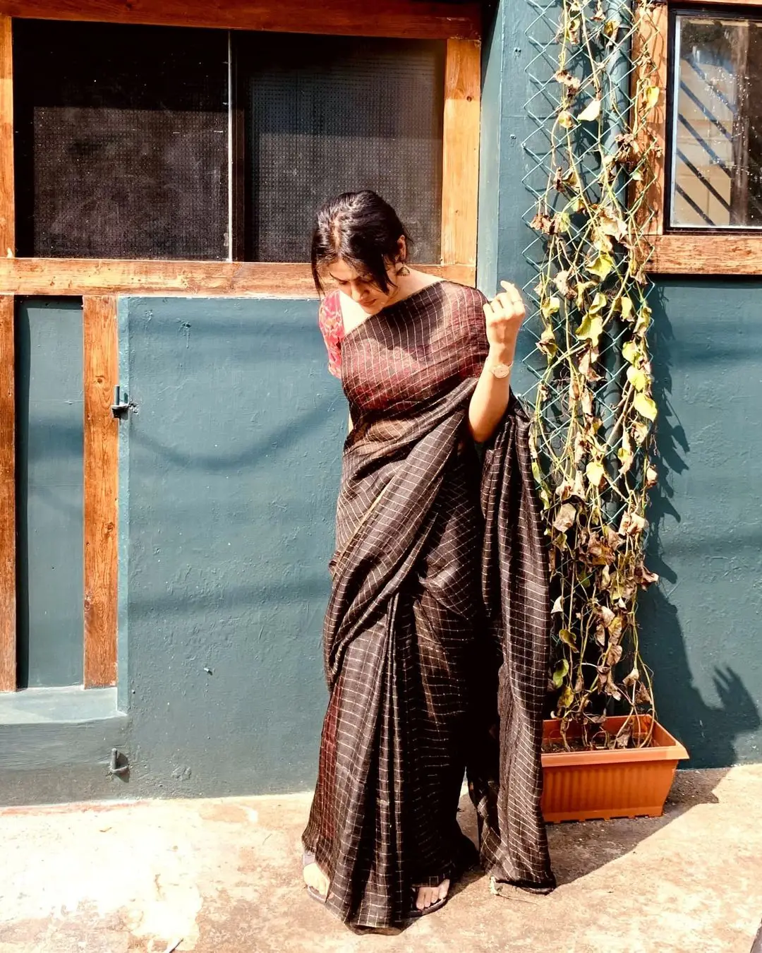 Indian Actress Anarkali Nazar Photoshoot in Black Saree Red Blouse